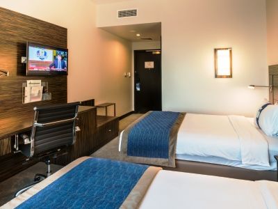 Holiday Inn Express Dubai Jumeirah, An Ihg Hotel Екстер'єр фото
